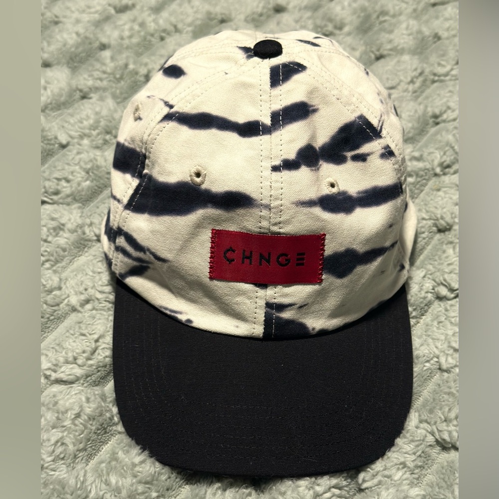 CHNGE Black and White Tie-Dye Hat